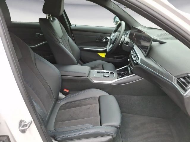 BMW 330 330i M-Sport Sedan xDrive