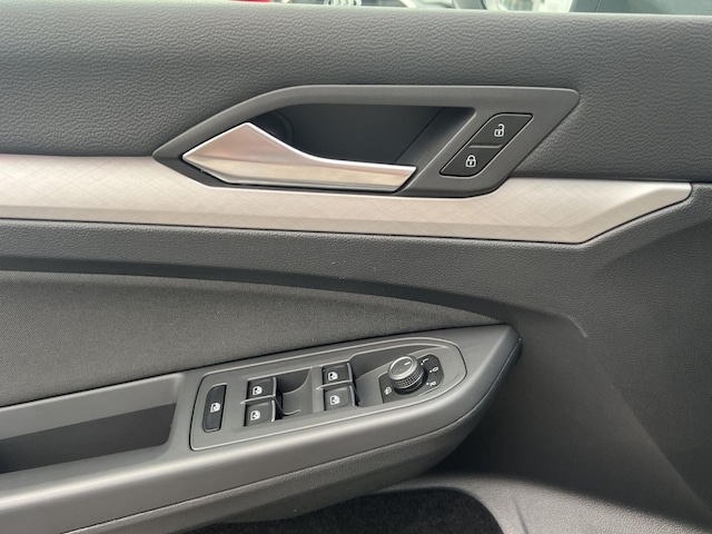 Volkswagen Golf 2.0 TDI DSG Life Variant