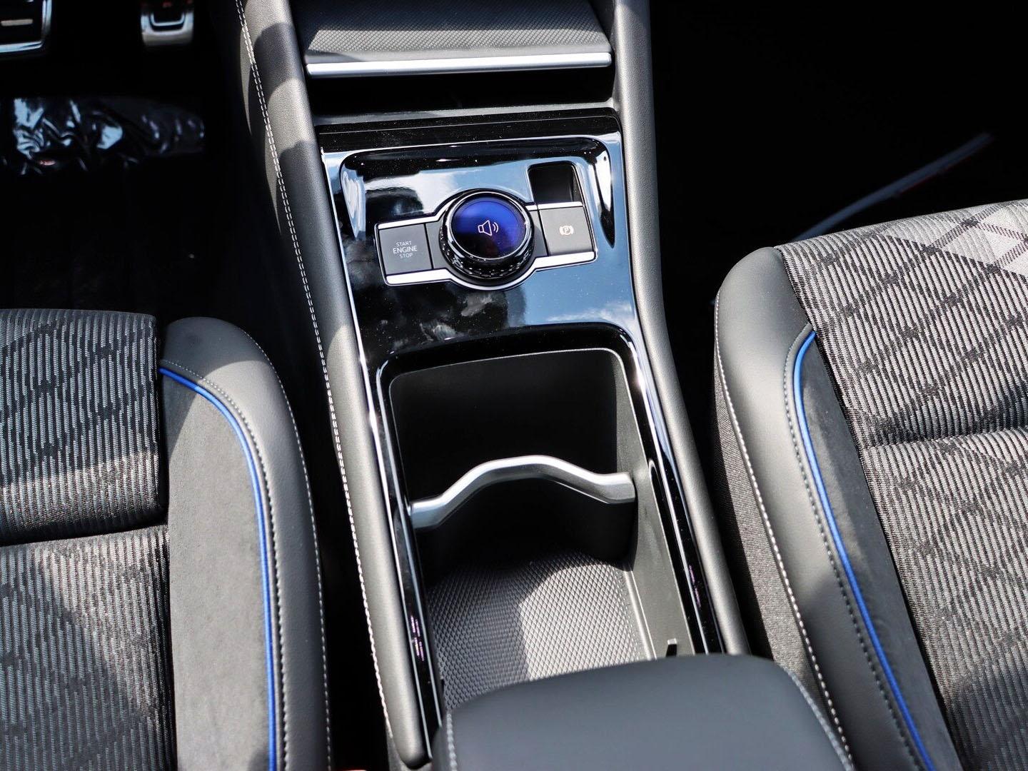 Volkswagen Tiguan 1.5 eTSI DSG IQ.Drive R-Line