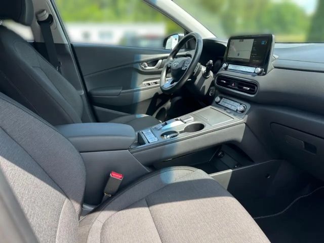 Hyundai Kona 2WD Trend