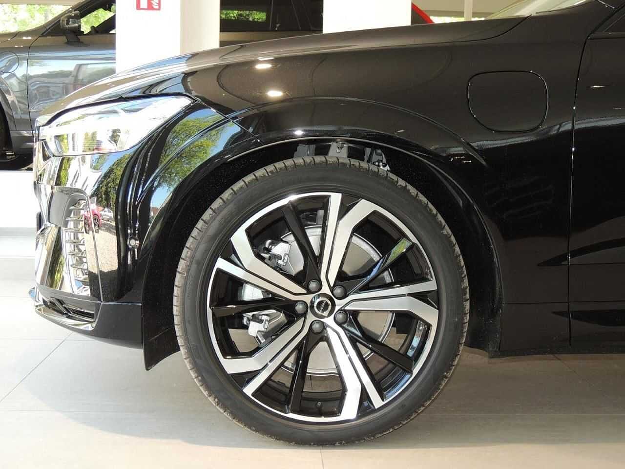 Volvo XC60 AWD Dark Plus Recharge T6