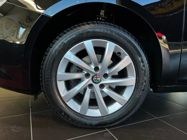 Alfa Romeo Giulietta Basis KLIMA NAVI