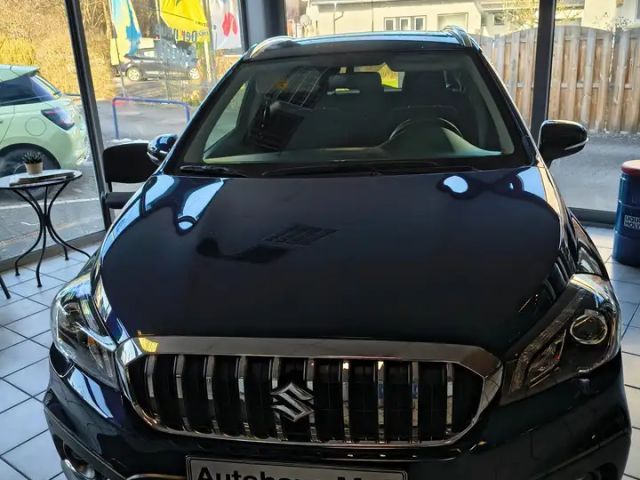 Suzuki S-Cross Hybrid