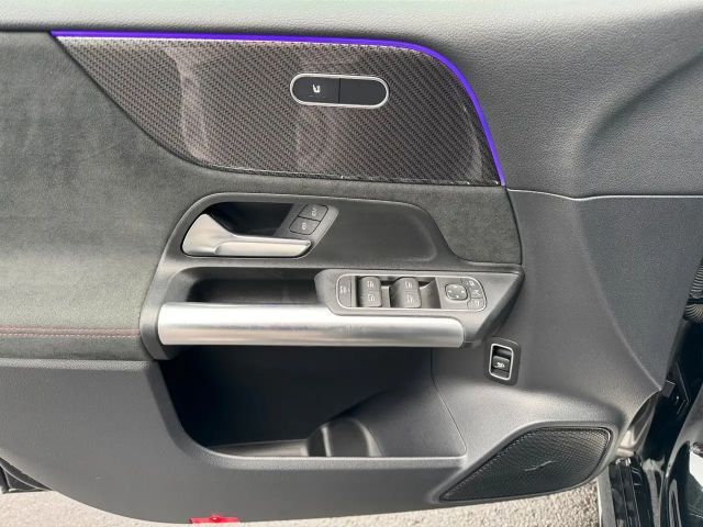 Mercedes-Benz B 200 AMG Line Sedan