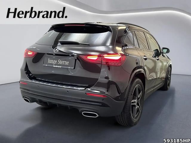 Mercedes-Benz GLA 200 AMG Line