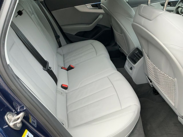 Audi A4 40 TFSI Avant S-Line S-Tronic