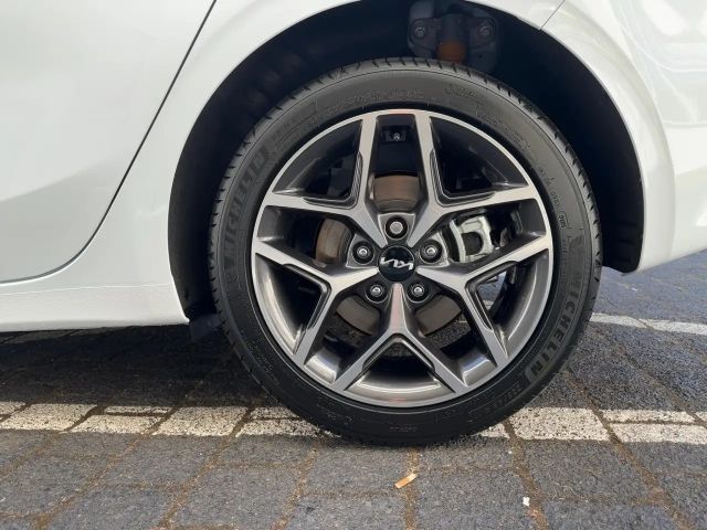 Kia Ceed CEED Ultimate Edition 1.5T LED+Kamera+Navi