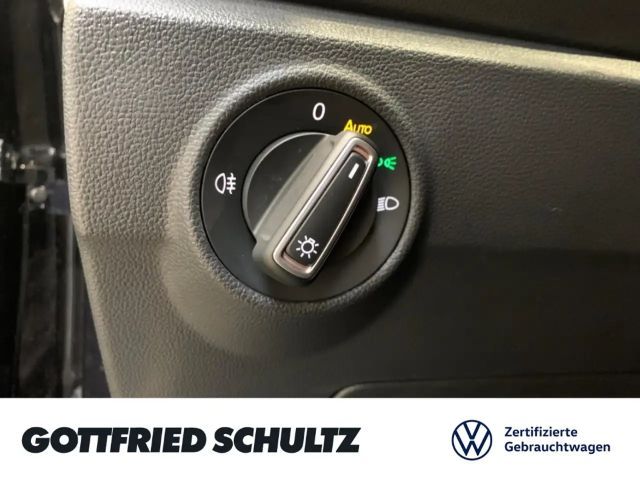 Volkswagen T-Roc GOAL TSI NAVI SITZHEIZUNG EINPARKHILFE LED