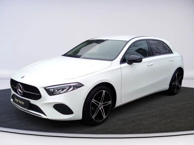 Mercedes-Benz A 180 Hatchback Progressive