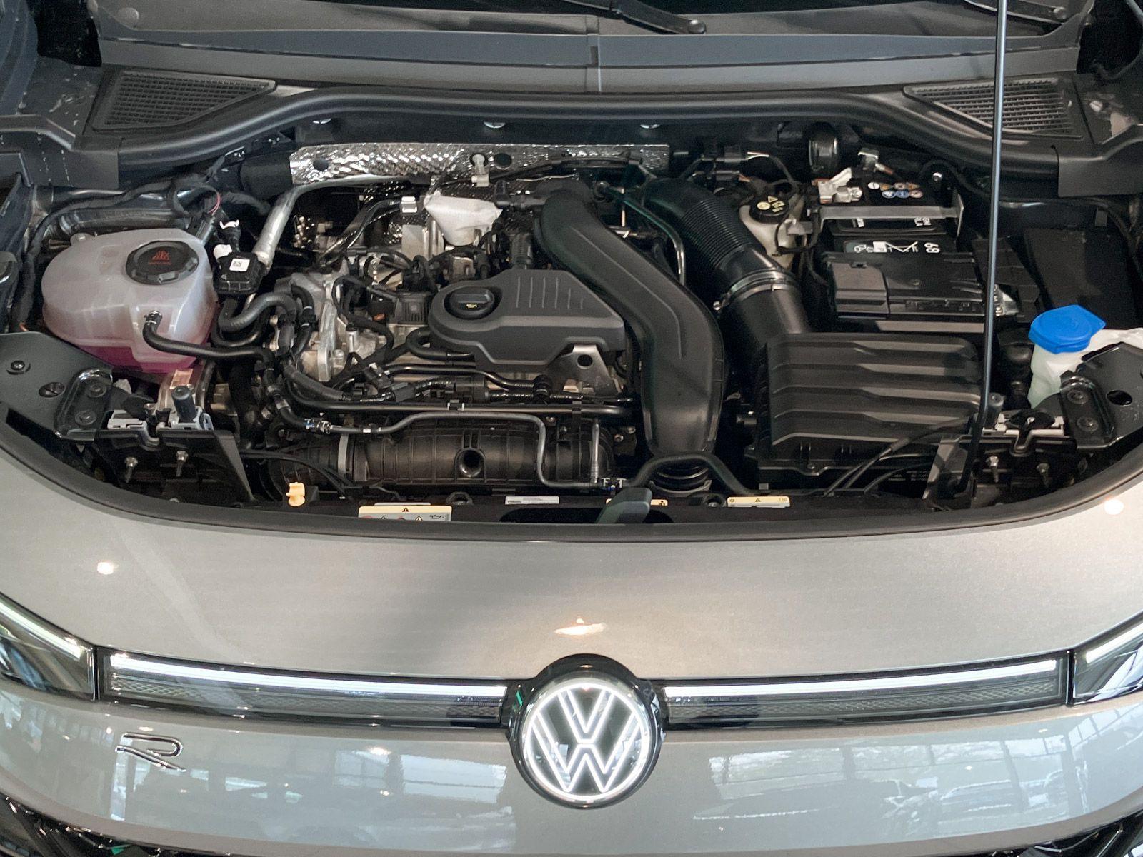 Volkswagen T-Roc 1.5 eTSI DSG R-Line