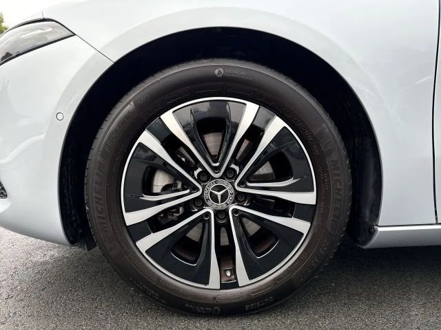 Mercedes-Benz A 200 Limousine PTS Cam Navi Wide LED SHZ