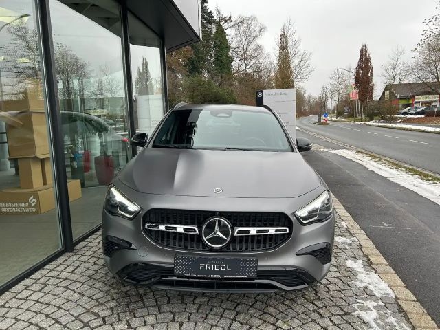 Mercedes-Benz GLA 200 Progr. Night AHK Multibeam Distro. Magno