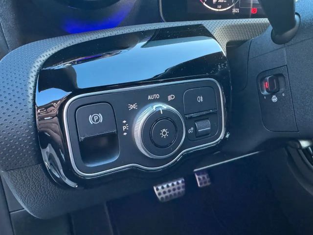 Mercedes-Benz CLA 200 AMG Line