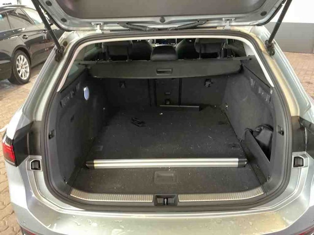 Volkswagen Passat 1.5 eTSI Business