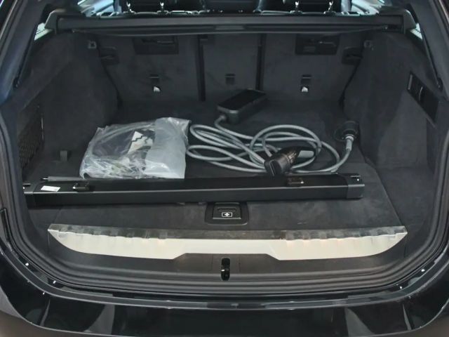 BMW 320 320e M-Sport Touring xDrive