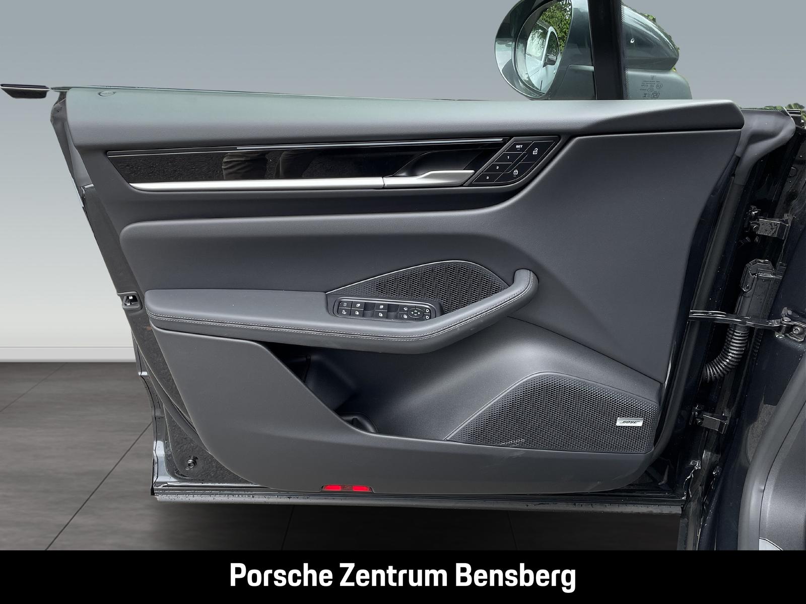 Porsche Macan Electric