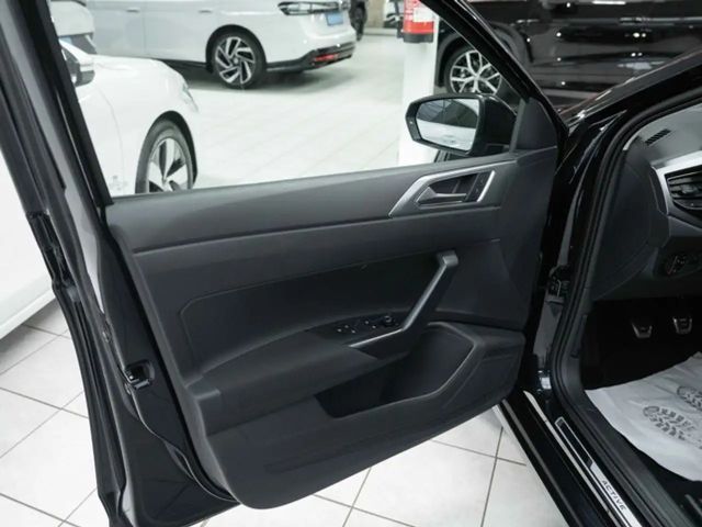 Volkswagen Polo Active TSI Navi ParkPilot Sitzheizg. Anschlussg...