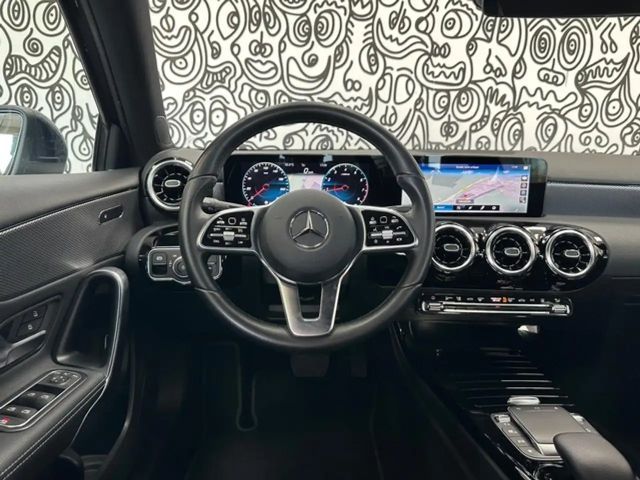 Mercedes-Benz A 200 Limo 4-MATIC*8G-DCT*WIDE*MBUX*AHK*KAM*STDH