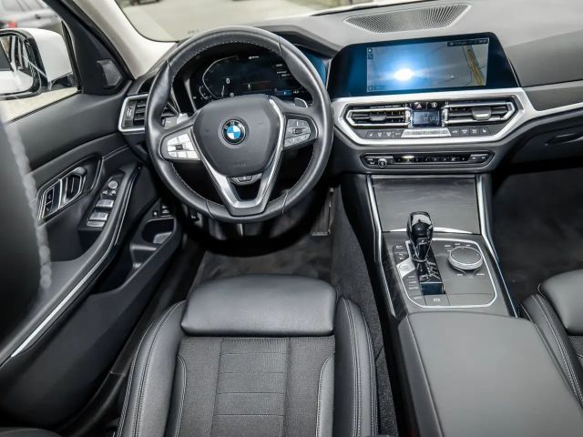BMW 330 330e xDrive