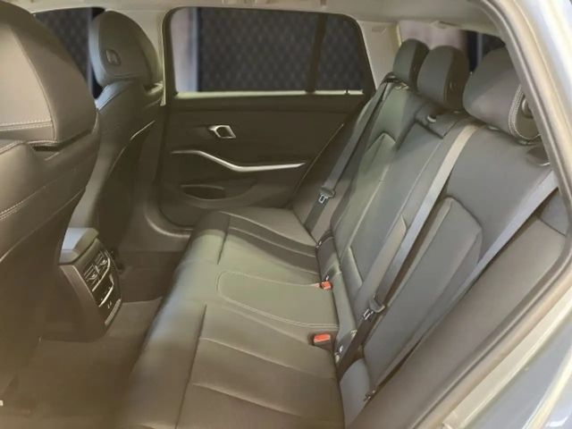 BMW 330 330e Touring xDrive