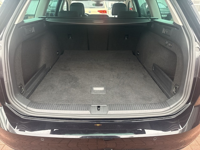 Volkswagen Passat Business DSG IQ.Drive Variant