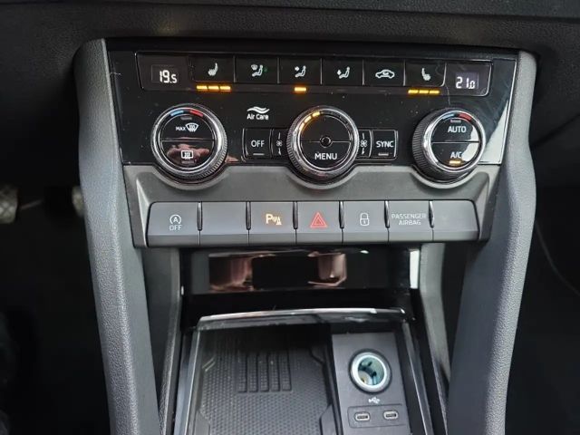 Skoda Karoq 1,0TSI 115PS Navi/LED/ACC/Kamera/Winterp.    **