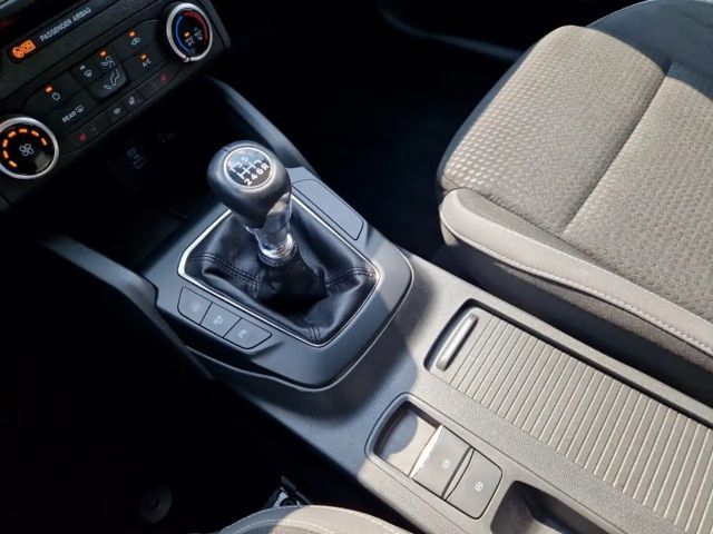 Ford Focus Cool & Connect EcoBoost Wagon