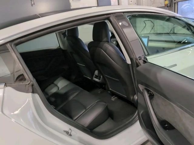 Tesla Model 3 RWD Standard Range