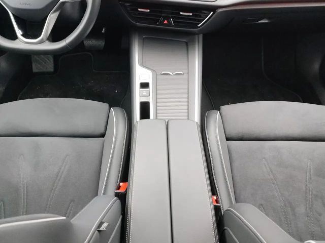 Volkswagen Passat 1.5 eTSI Business DSG Variant