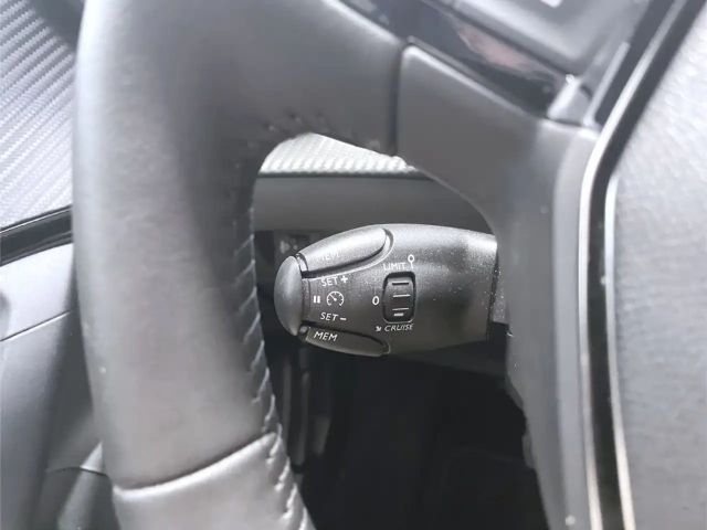 Peugeot E-2008 Allure Pack