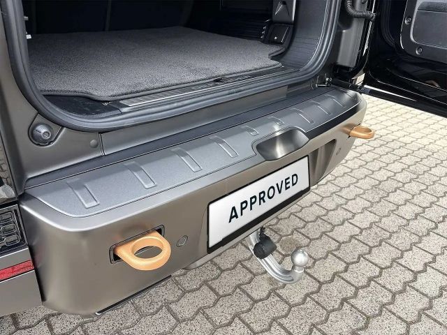 Land Rover Defender 110