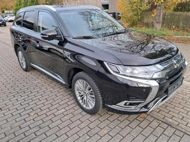 Mitsubishi Outlander 4WD MIVEC PHEV