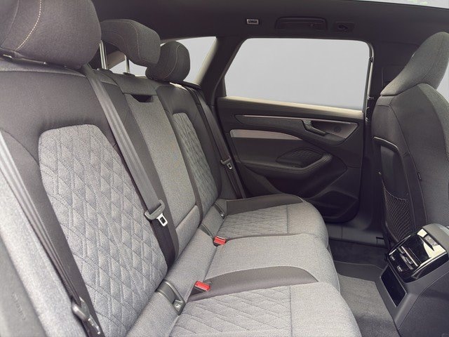 Audi A6 Avant Quattro S-Tronic