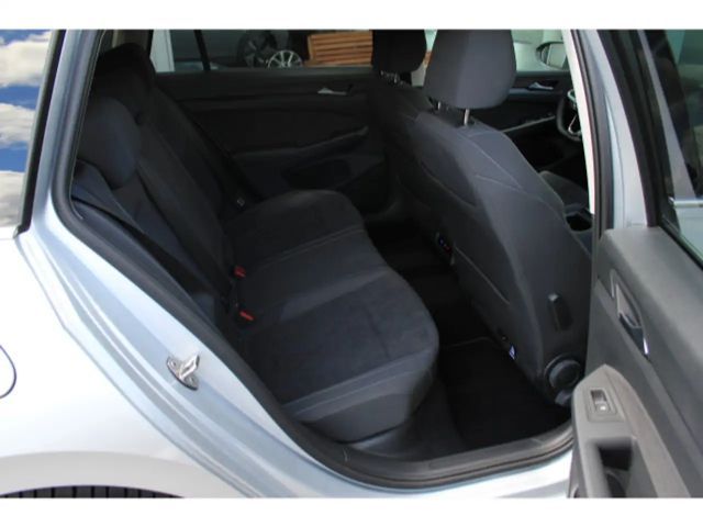 Volkswagen Golf 1.5 eTSI Style Variant