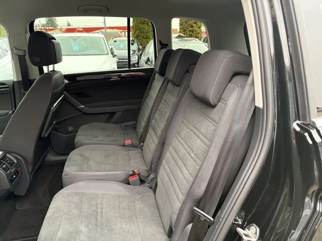 Volkswagen Touran DSG Highline