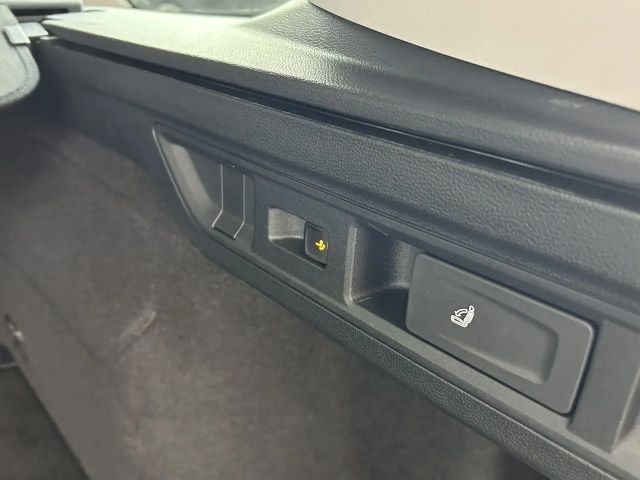 Volkswagen Passat 1.5 eTSI Business Variant