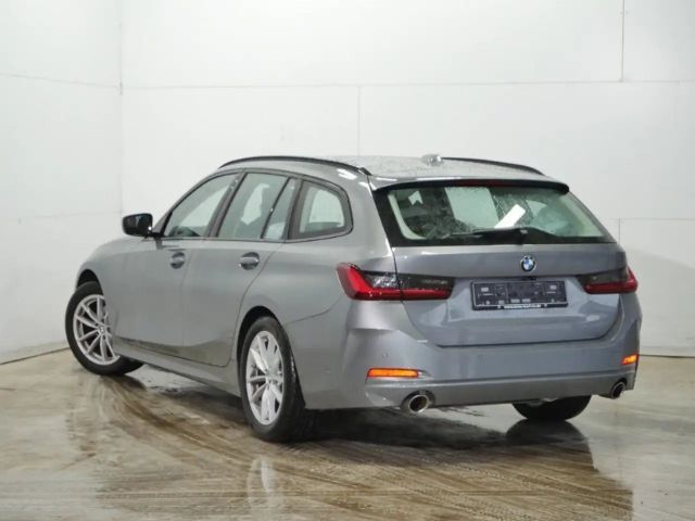BMW 318 318i Sedan Touring