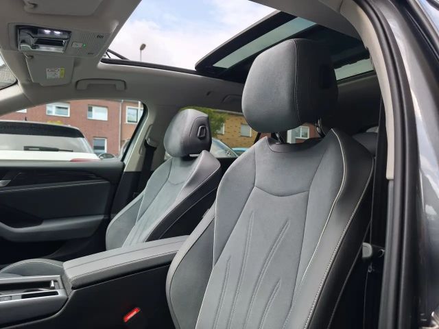 Volkswagen Passat 1.5 eTSI Business Variant