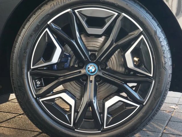 BMW iX xDrive50