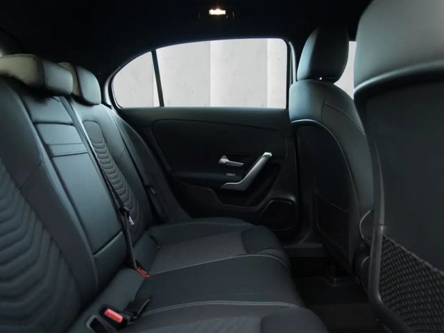 Mercedes-Benz A 180 Hatchback Progressive