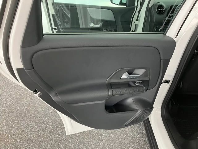 Mercedes-Benz B 180 B 180 d Sedan