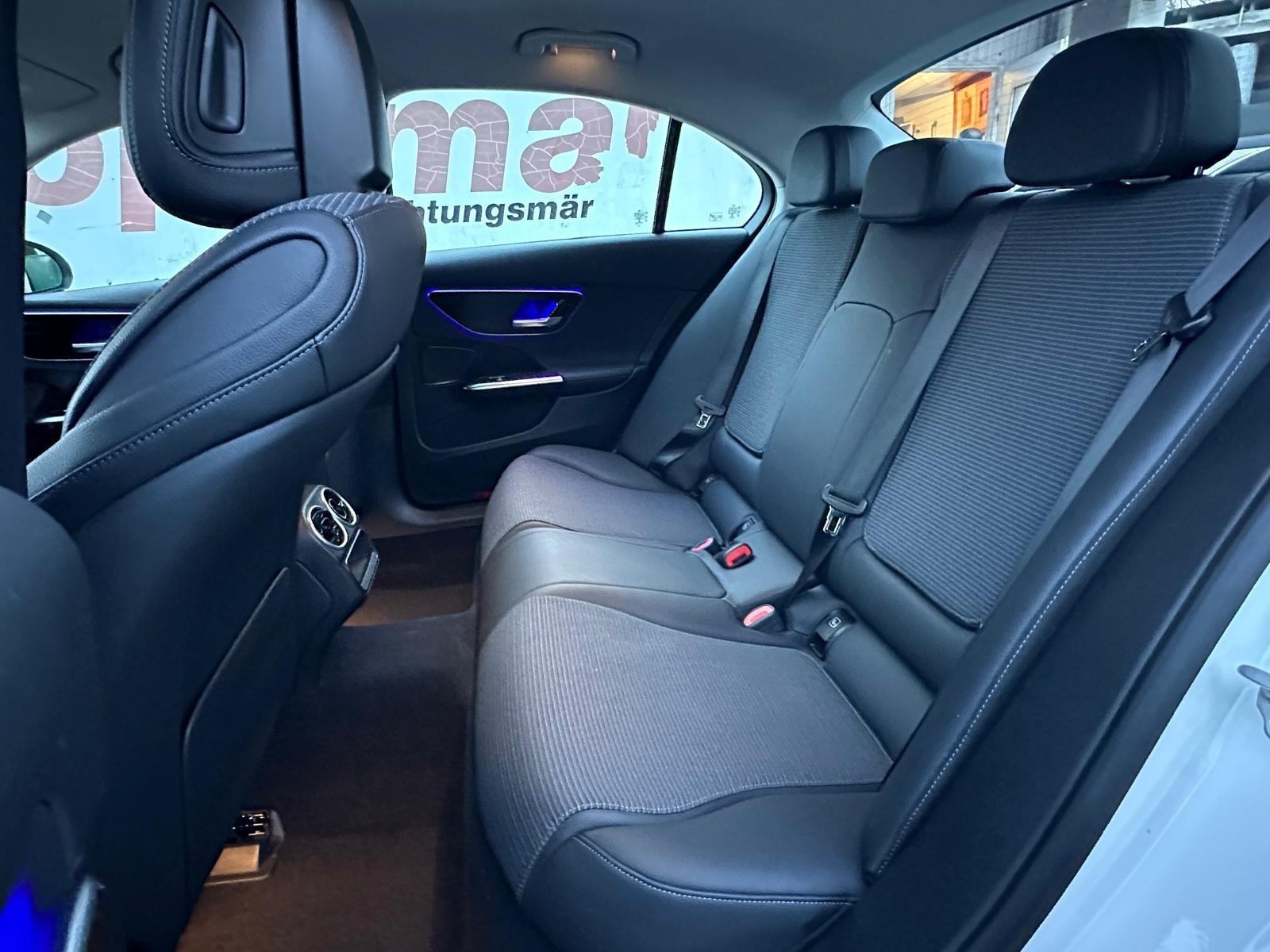 Mercedes-Benz C 180 Sedan