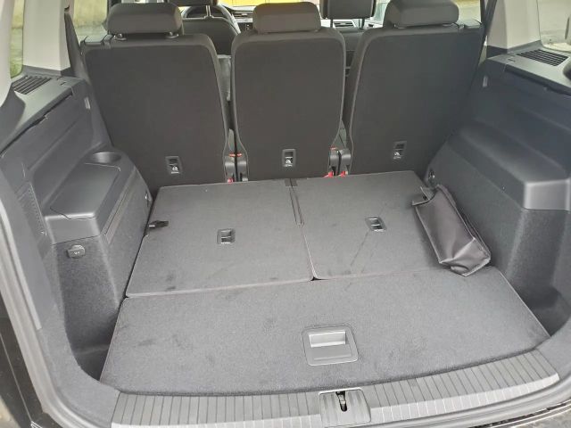 Volkswagen Touran DSG IQ.Drive R-Line