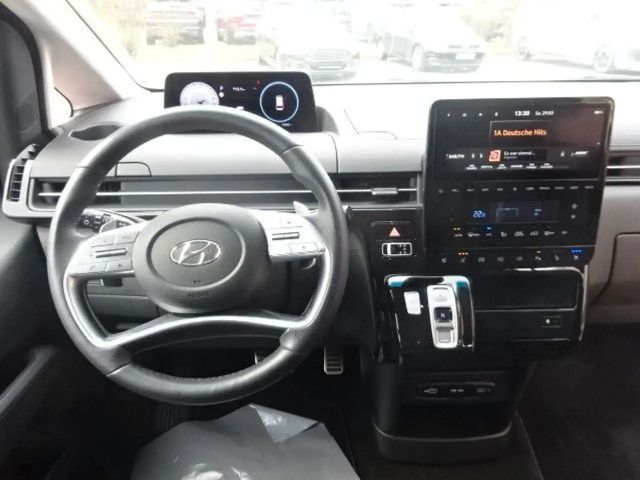 Hyundai Staria Signature Vierwielaandrijving