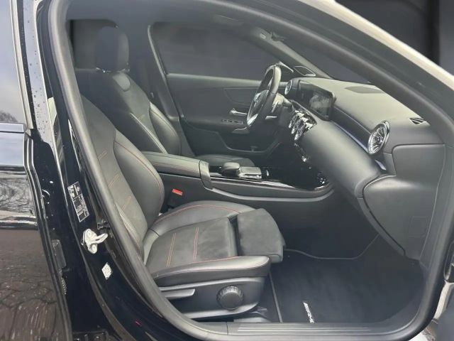 Mercedes-Benz A 220 A 220 d AMG Line