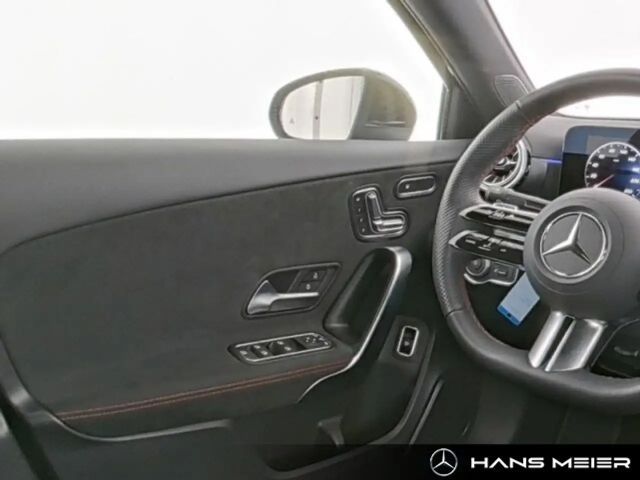 Mercedes-Benz A 220 A 220 d AMG Line