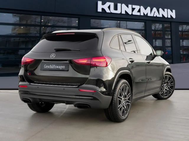 Mercedes-Benz GLA 220 4MATIC AMG Line GLA 220 d