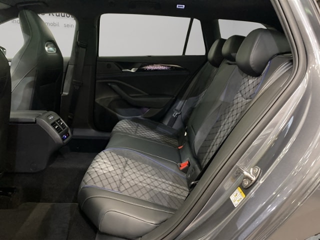 Volkswagen Passat DSG R-Line