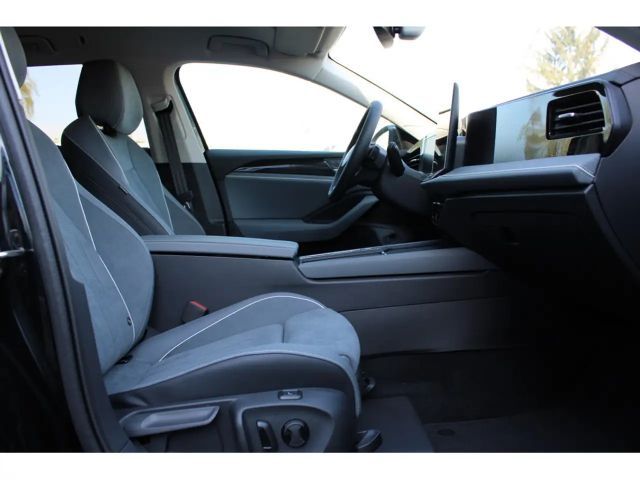 Volkswagen Passat 1.5 eTSI Business Variant