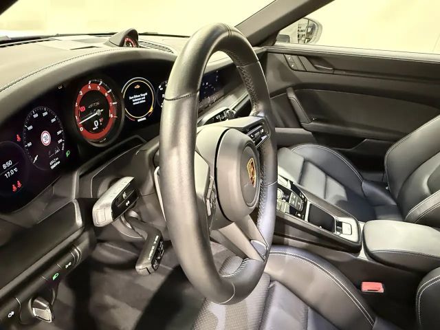 Porsche 992 Cabrio Carrera GTS